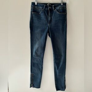 EUC Express Stretch + Denim Perfect Lift High Rise Ankle Leggings. Size 6